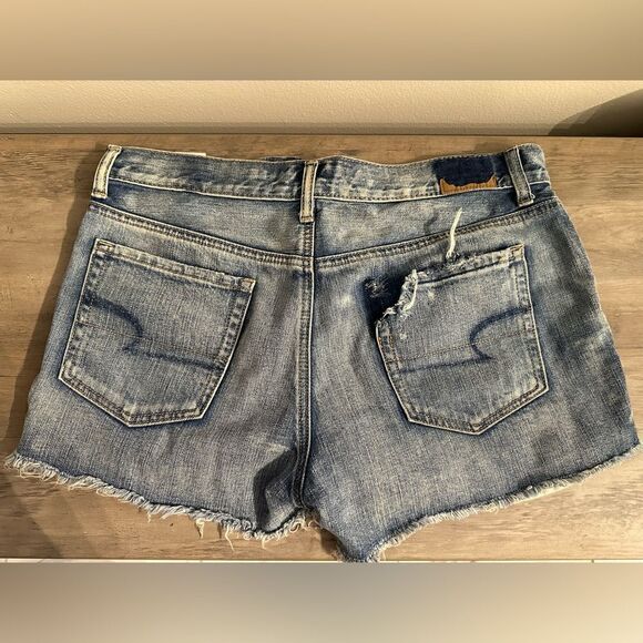 American Eagle- Distressed Jean Shorts - Picture 5 of 5